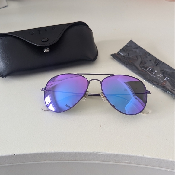 DIFF Aviator Sunglasses - Purple and Blue - Picture 4 of 4